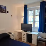 St Peter\'S Max Tesla Room
